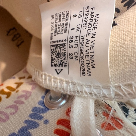 Converse - Picture 4 of 7